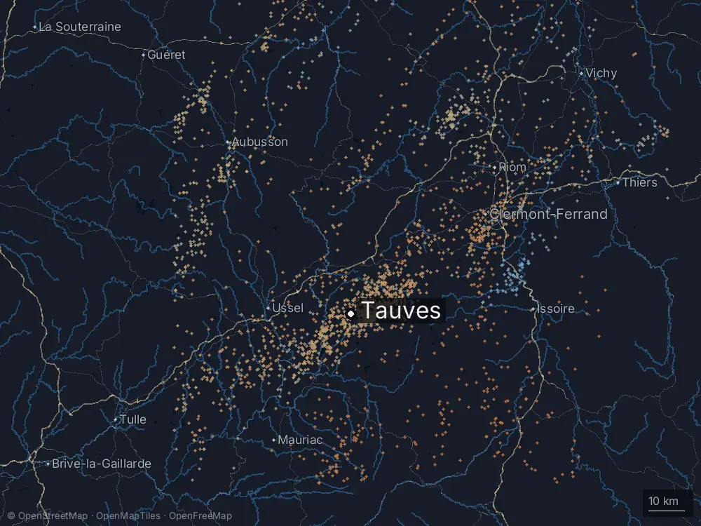 Karte der Blitze bei Tauves am Sonntag, 31. August 2025